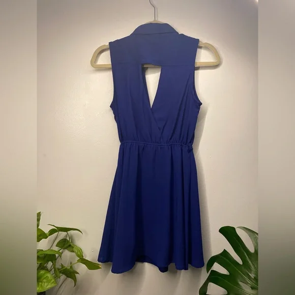 Cut out collar dress by Love Richie, Size Small - Picture 6 of 6